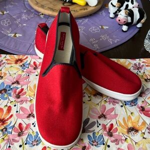 KATE SPADE RED SLIP ON SHOES size 7.5 women’s new